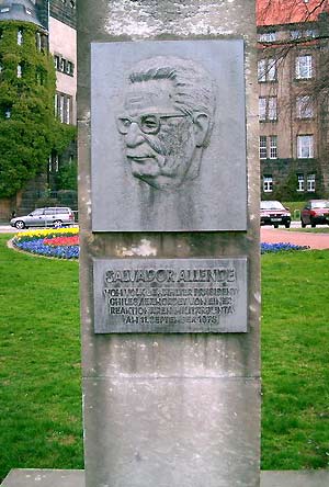 Monumento a Salvador Allende en la Münchner Platz, Dresde.