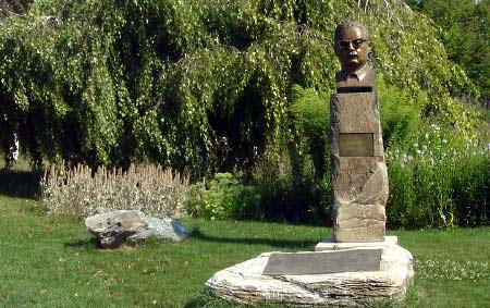 Monument Salvador Allende. Donaupark, Vienne