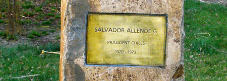 Busto al presidente Salvador Allende en el Parque del Danubio (Donaupark) en Viena, Austria