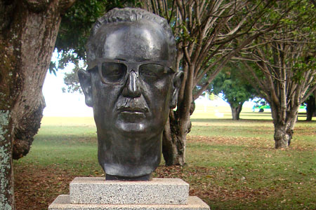 monumento a Salvador Allende en Brasilia, Brasil