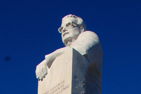 monumento al presidente Salvador Allende. San Joaquín, Chile