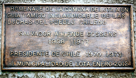 placa a Salvador Allende  - Lota, Chile