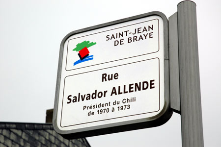 Calle Salvador Allende