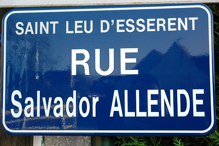 calle Salvador Allende. Saint-Leu-d'Esserent, Francia