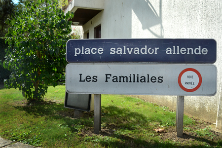 plaza Salvador Allende, Guyancourt, Francia 