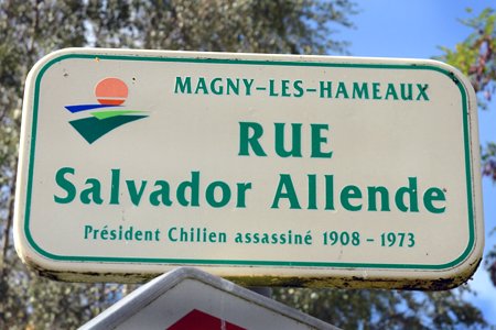 rue Salvador Allende.  Magny-les-Hameaux