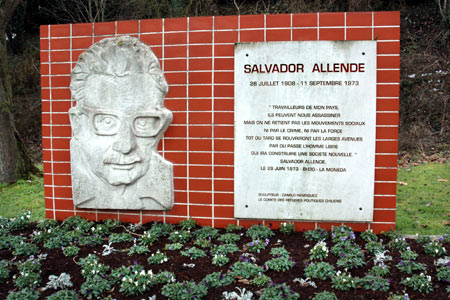 Monumento a Salvador Allende. Massy, Francia