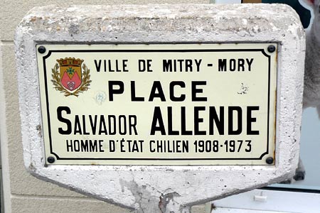 plaza Salvador Allende. Mitry-Mory, Francia