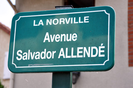 Avenida Salvador Allende. La Norville. Francia