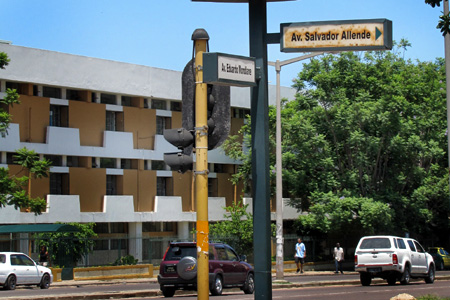 avenida Salvador Allende. Maputo, Mozambique - Esquina con avenida Eduardo Mondlane