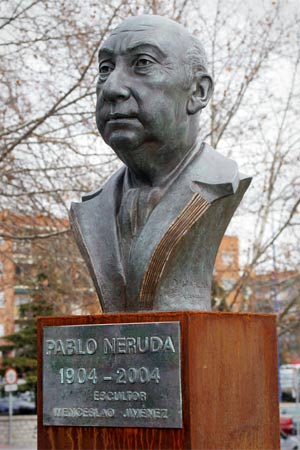 Busto de Pablo Neruda. Leganés,  parque Cervantes, calle Orellana