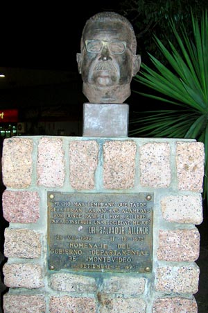 Salvador Allende, Montevideo 